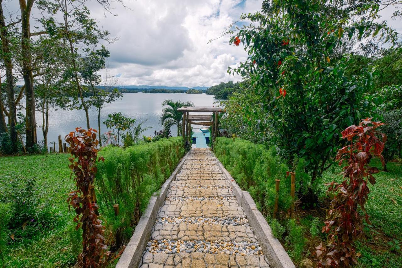 Almost Heaven Lake Resort By Cocotel Cavinti Экстерьер фото