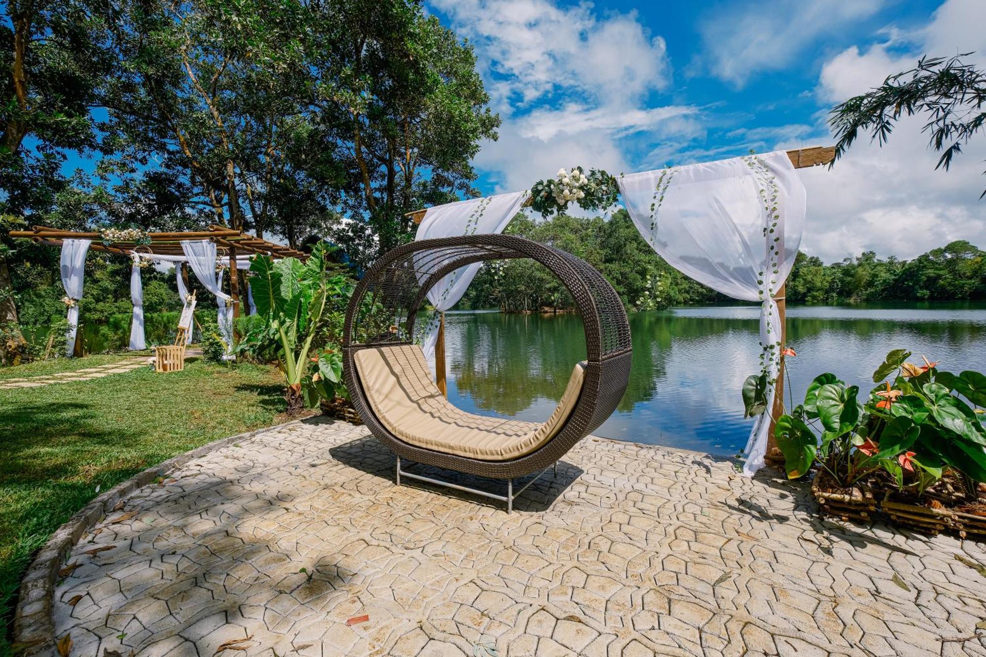 Almost Heaven Lake Resort By Cocotel Cavinti Экстерьер фото