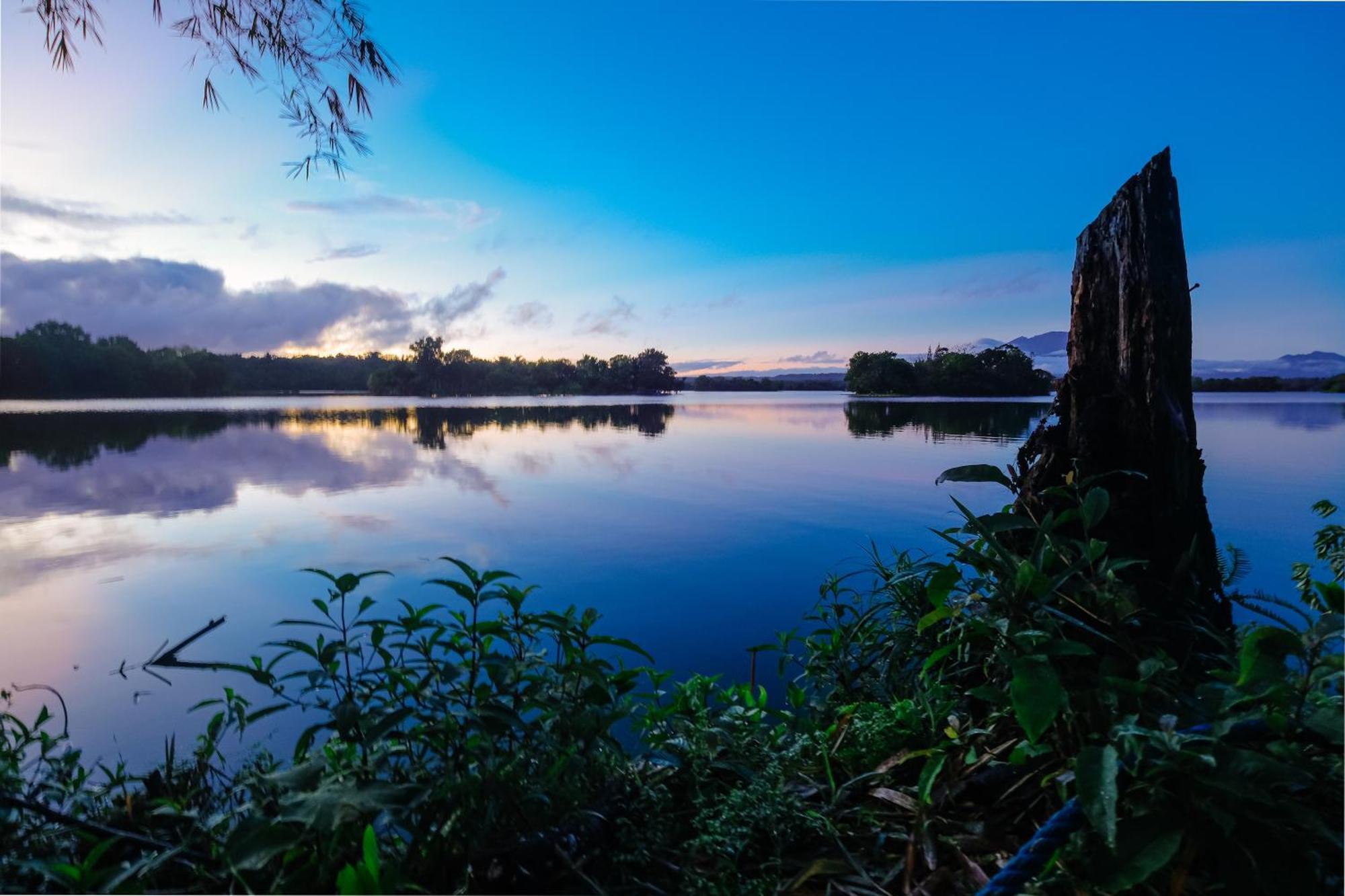 Almost Heaven Lake Resort By Cocotel Cavinti Экстерьер фото
