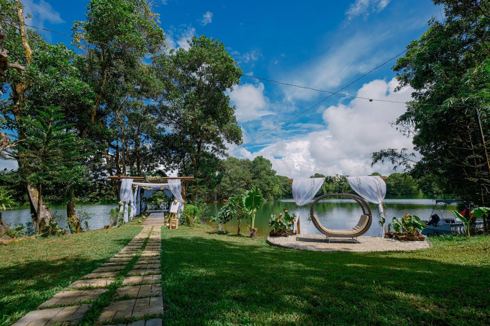 Almost Heaven Lake Resort By Cocotel Cavinti Экстерьер фото