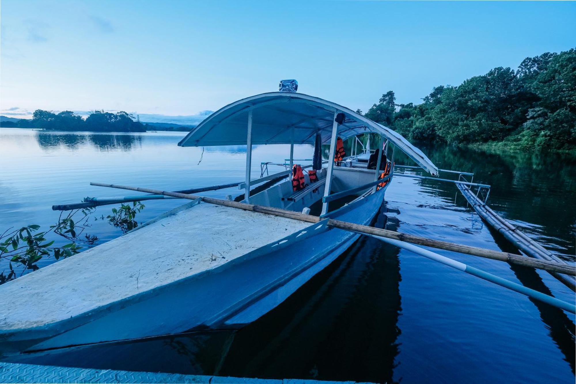 Almost Heaven Lake Resort By Cocotel Cavinti Экстерьер фото